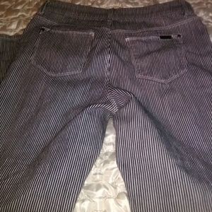 Chico's slimming girlfriend ankle